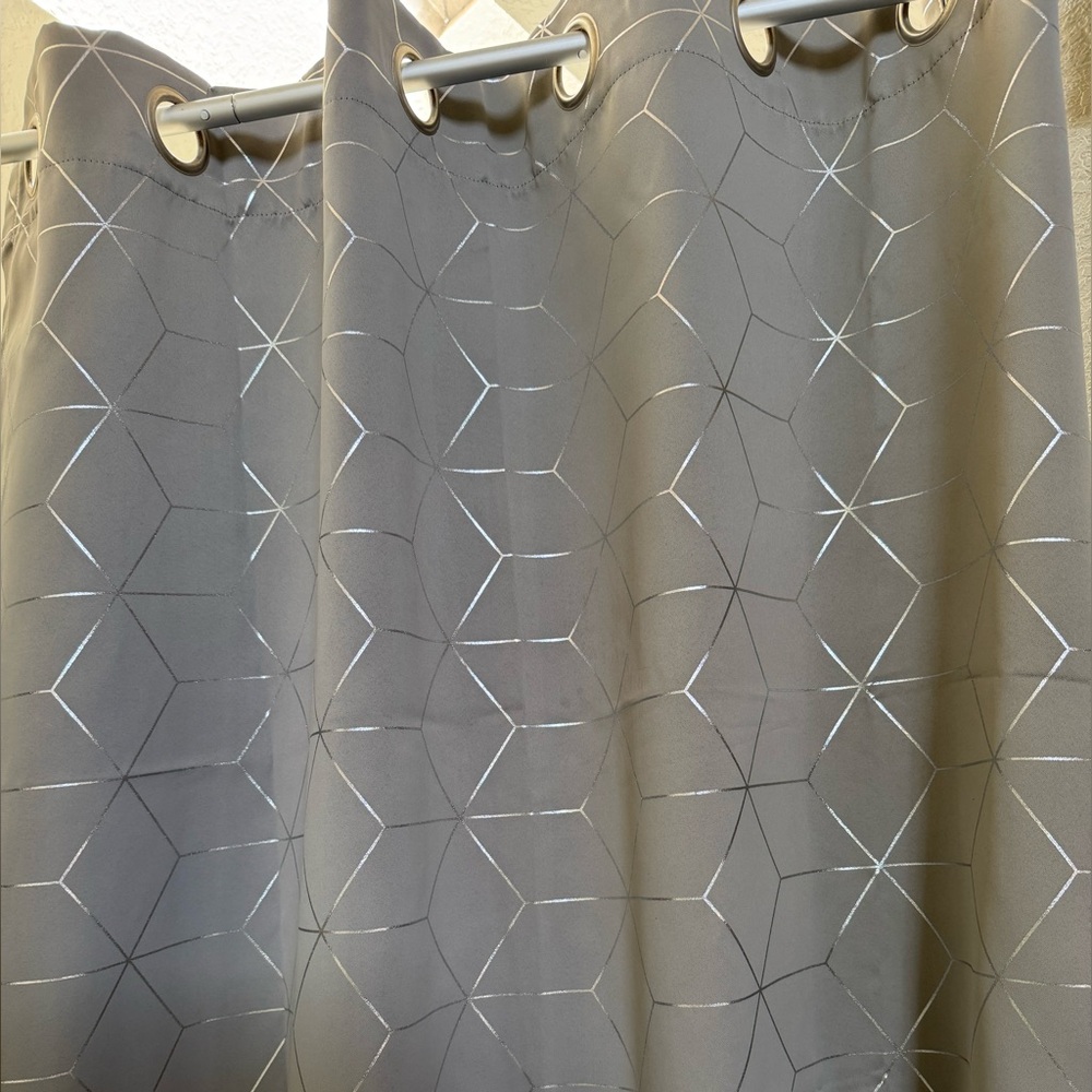 NWT Jinchan Gray Silver Curtains, Set of 2 🦋